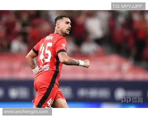 莱昂纳多足球明星的精彩瞬间与背后的奋斗故事